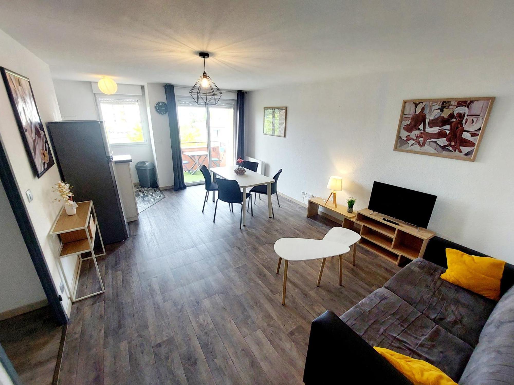 Le Montauriol - Logement Avec Terrasse - Piscine -Tennis - Place De Parking Privee Apartment Montauban Bagian luar foto